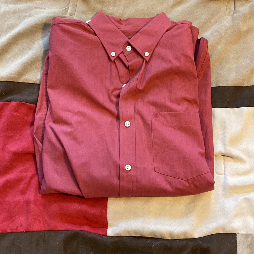 IZOD Size medium men’s red button down long sleeve
